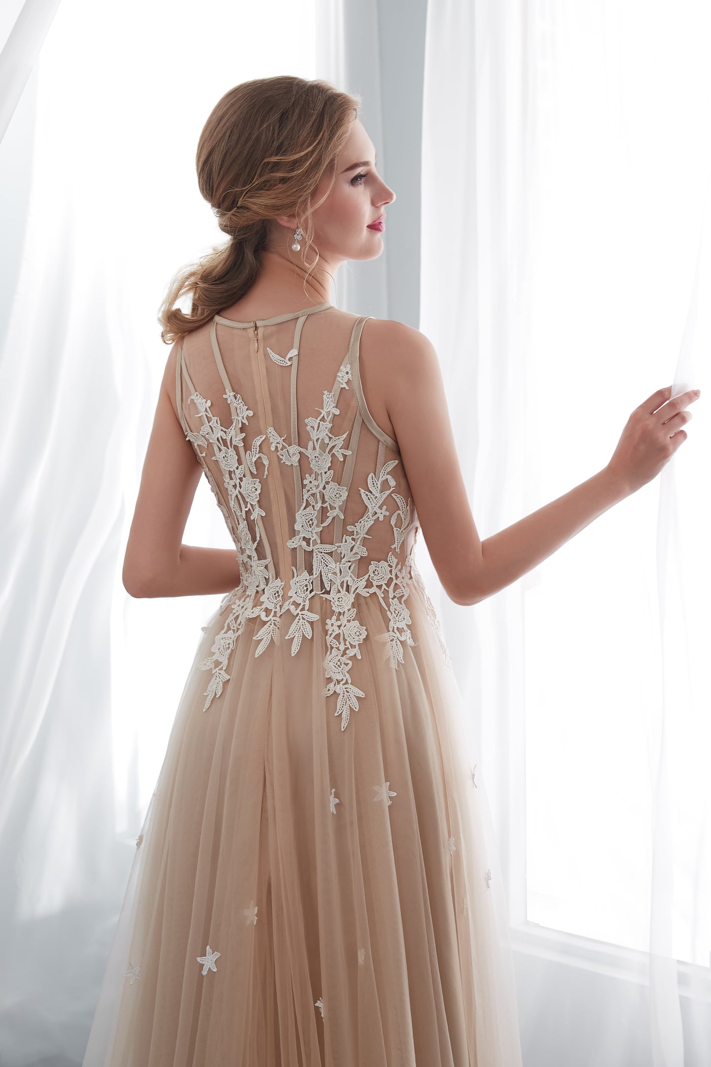 Simple A-line Champagne Evening Gowns Round Neck Tulle Long Formal Dress LFNG0041