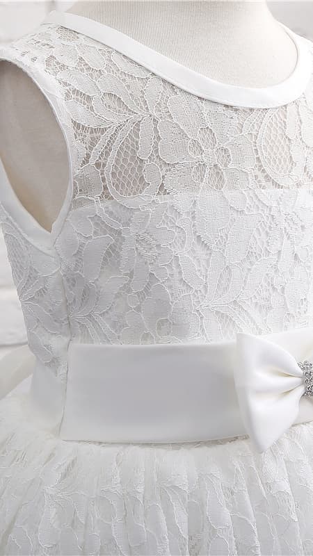 Minimalist A-line White Flower Girl Dresses Round Neck Lace Short Gown LFNGA005